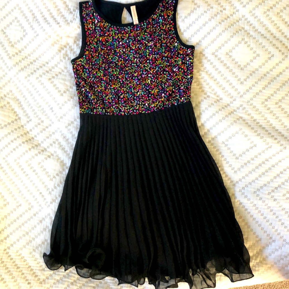 Girls black/sequin party dress. Size 10/12